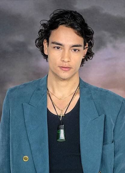 headshot Of Evan Evagora 