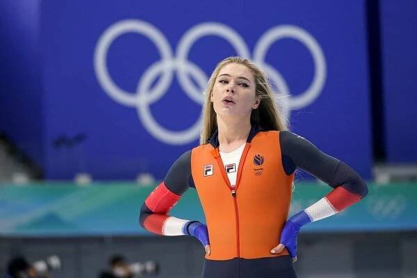 Nizozemka Jutta Leerdamová těsně po závodě na 1000 m v Pekingu.