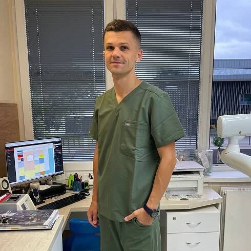 Dr. Oleksii Khmara názory - zubař Letohrad - ZnamyLekar.cz