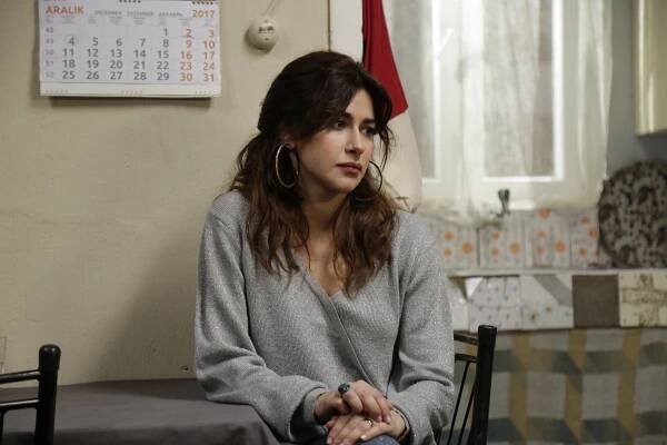 Bizim Hikaye - Episode 15 - Z filmu - Nesrin Cavadzade