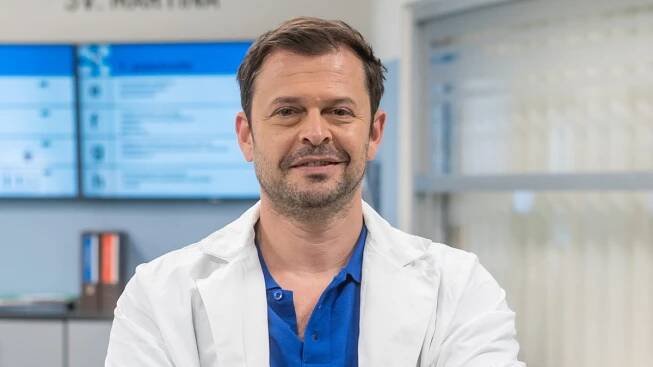 Alexander Bárta z Nemocnice fanúšičkám vyrazil dych: Aha, z týchto fotiek sú namäkko!