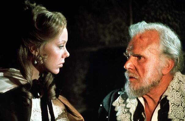Muž se železnou maskou - Z filmu - Jenny Agutter, Esmond Knight