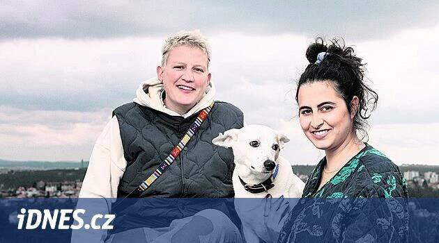 Výtvarnice Eliška Podzimková se vdala. Vzala si dlouholetou přítelkyni - iDNES.cz