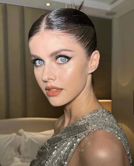 Alexandra Daddario? Biography, Actress, Age, Height, Net Worth, Family, Wikipedia, Relationship, 22