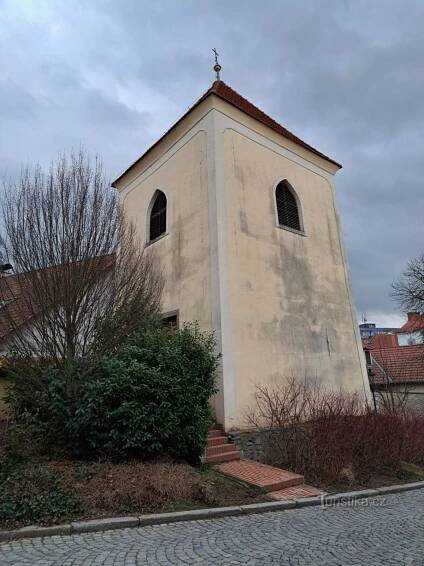 Město Benešov a Dolní zvonice - Kaple | Turistika.cz
