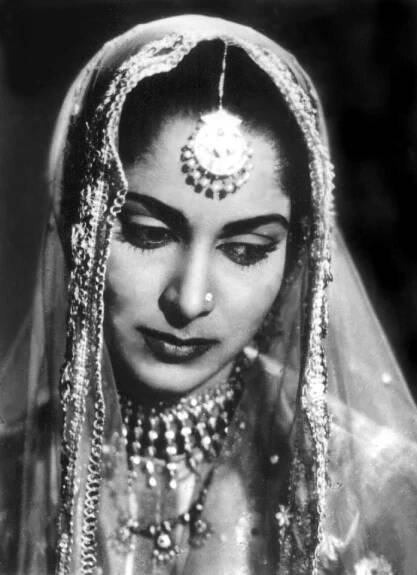 Waheeda Rehman- a timeless elegance - Nextiles by Suchismita Dasgupta