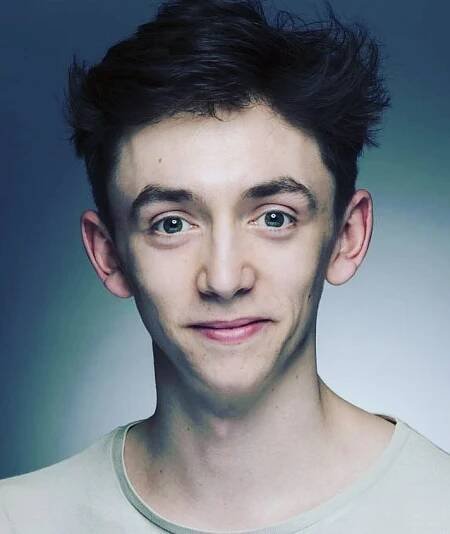 Samuel Blenkin (Actor) Wiki, Biography, Age, Girlfriend, Family, Facts, and Many More.
