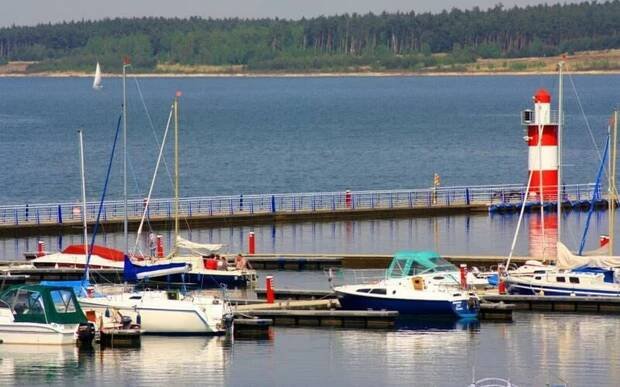 Jachetní přístav Klitten na jezeře Bärwalder See