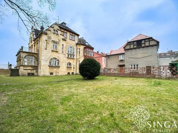 Prodej vily 900 m2, pozemek 2018 m2, Krnov - Pod Bezručovým vrchem | Reality.iDNES.cz 