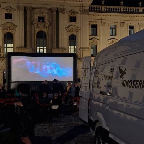 Projekce filmu „Vlny“ v sídle Úřadu vlády ČR – kinoservis.eu