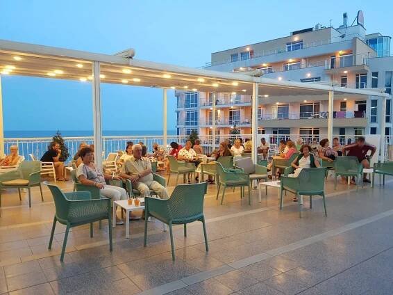 Pláže, noční život i památky Nesebaru - all inclusive a adults only hotel u pláže