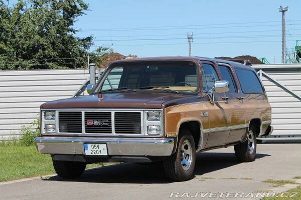 1988 GMC Suburban Sierra Classic 1500 2WD 5.7 V8 - Hradec Králové
