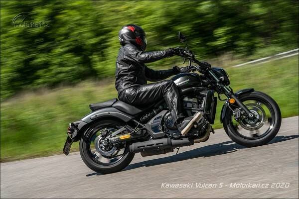 Kawasaki Vulcan S (EN 650) | Katalog motocyklů a motokatalog na Motorkáři.cz