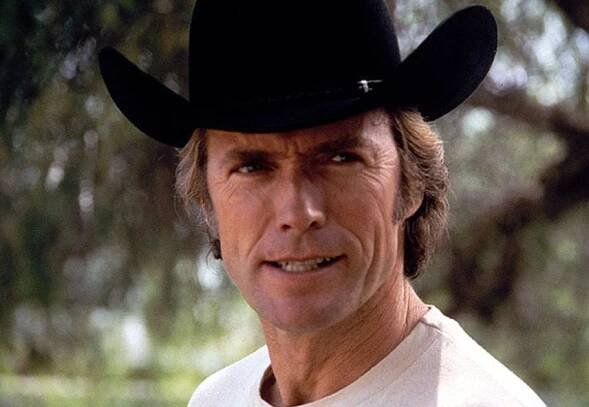 Od drsného pistolníka po oceňovaného režiséra. Clint Eastwood slaví 95. narozeniny