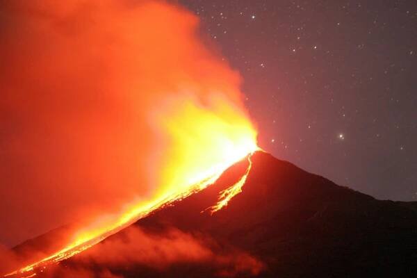 bezplatná Základová fotografie zdarma na téma aktivní sopka, astronomie, caldera Základová fotografie