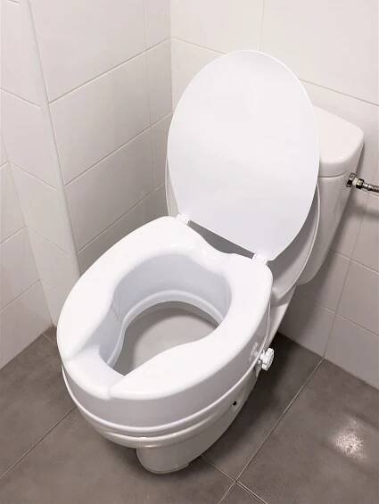 WC sedátko pro seniory – vyvýšení pro osoby se zdravotním postižením