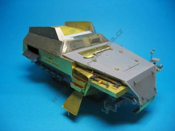 Diorama - Aleš Chmelař - Sd.Kfz. 250/8 NEU 7,5 cm KwK 37 (L/24) STUMMEL 