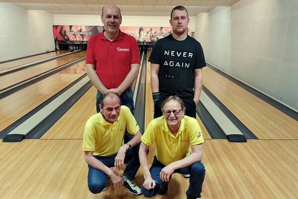 Vstup do 3. ligy zvládl nejlépe obhájce titulu, Šalamouni | Aktuality | Xbowling Valašské Meziříčí 
