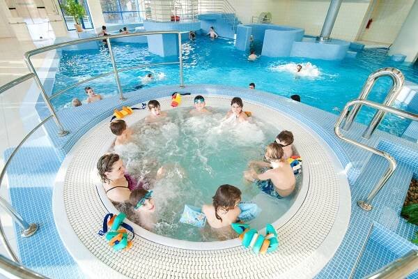 10 největších a nejzábavnějších aquaparků v Česku. Tady to bude bavit děti i dospěláky