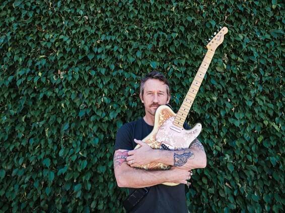 Chris Shiflett 2023 Foo Fighters