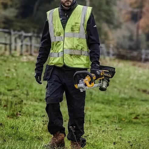 DCMST561N DeWALT Aku strunová sekačka 18V, s rozložitelnou hřídelí, samostatný stroj