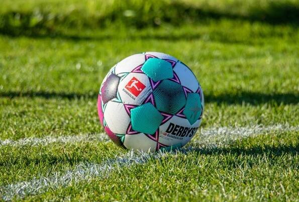 Frankfurter Rundschau, Hamburger Abendblatt, SPOBIS u.v.m. vermarkten Bundesliga-Social-Check von webnetz