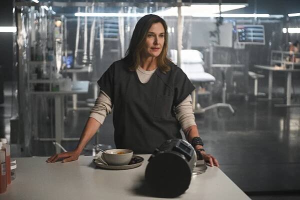 Supergirl - Red Dawn - Z filmu - Brenda Strong