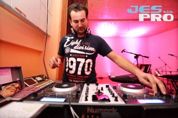 Dj Jossip_ svadba_ples.jpg