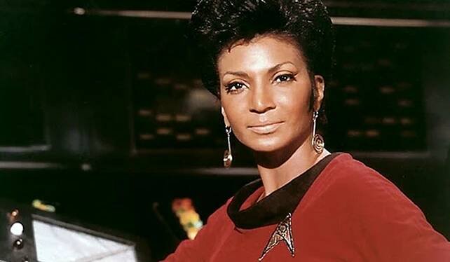 Nichelle_Nichols_2000_x_1165