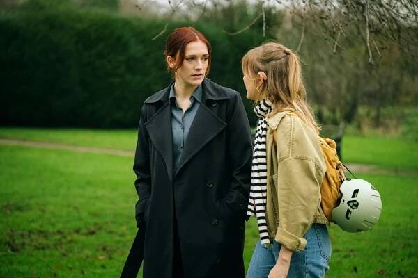 Neslyšící herečka Rose Ayling-Ellis uchvátila svým talentem v Code of Silence – TICHÉ ZPRÁVY