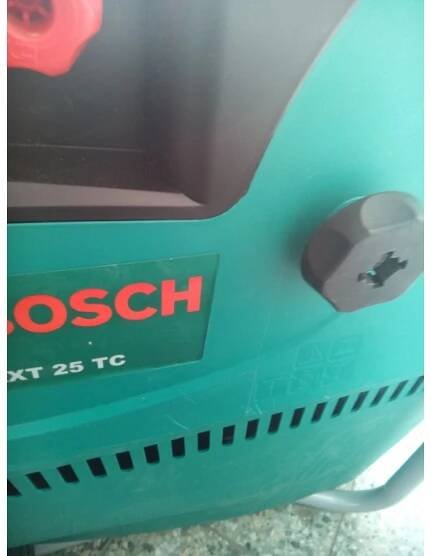 VÝPRODEJ BOSCH AXT 25 TC drtič větví 0600803300 POŠKOZEN, PO SERVISE, POUŽITÉ!!