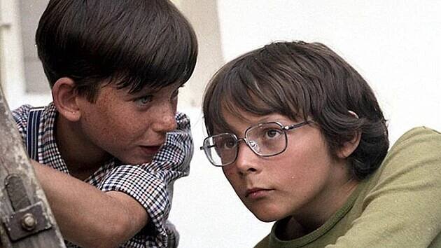 Jiří Strach a Jakub Wehrenberg ve filmu Páni Edisoni (1987)