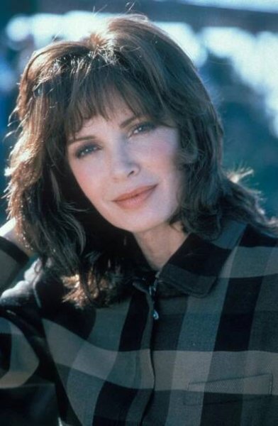 Má nejlepší přítelkyně - Promo - Jaclyn Smith