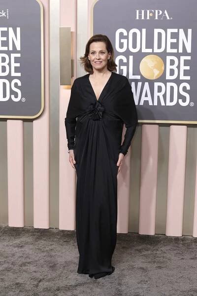 2023 Golden Globes Red Carpet: Looks And Arrivals in Photos