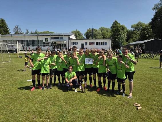 Dekorácia víťaza IV. liga U 13 QUICK SPORT 2024/2025 ObFZ Kysúc / Oblastný futbalový zväz Kysúc - oficiálne stránky