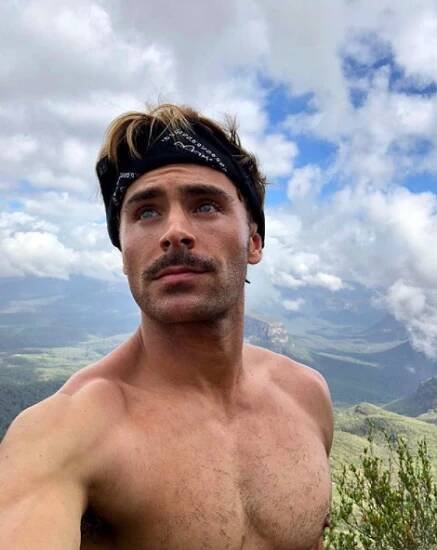26 Celebrities Who Had A Truly Wonderful Christmas in 2025 | Zac efron shirtless, Zac efron, Zac efron wallpaper
