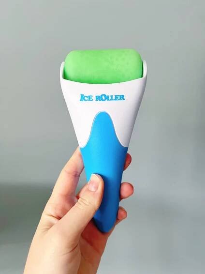 How to use an ice roller... I like to use my ice roller in the morning for about 20 minutes or so. I try to use it every day, and I definitely use it after a night of one too many drinks. Here's how I use it.