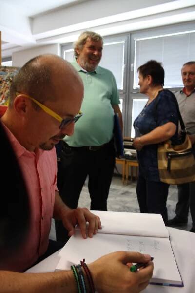 OBRAZEM: Akademický malíř Hanáček získal ocenění města i kraje
