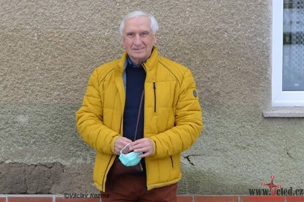Hokejová legenda Karel Pražák zahájil kariéru v Miroticích na zamrzlé Lomnici