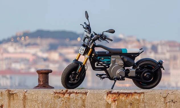 2025 BMW CE 02.
