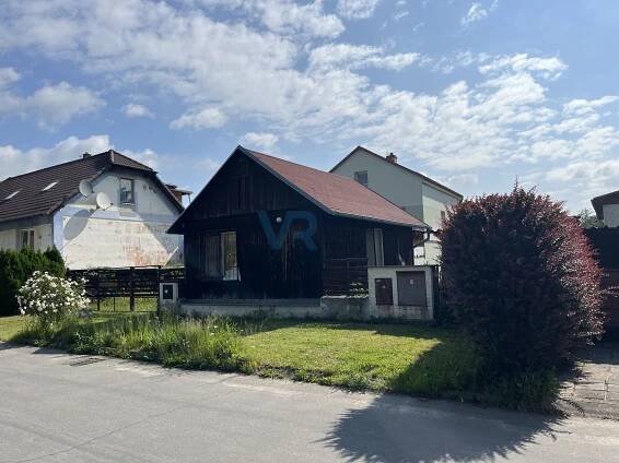 Prodej rodinného domu se zahradou a chatou, 865 m2, Suchdol nad Lužnicí, ulice Erbenova - vicek-reality.cz
