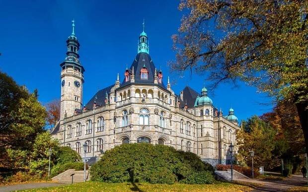 Liberec - historická budova muzea : Objevuj památky