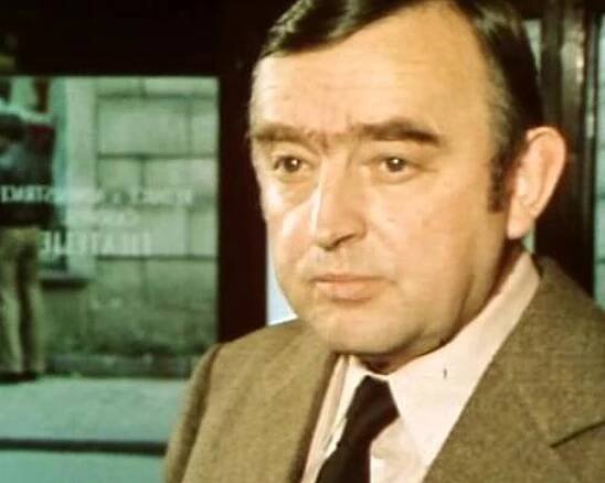 Zemřel herec Karel Urbánek, horlivý příslušník VB z oblíbeného seriálu Chalupáři. Bylo mu 91 let