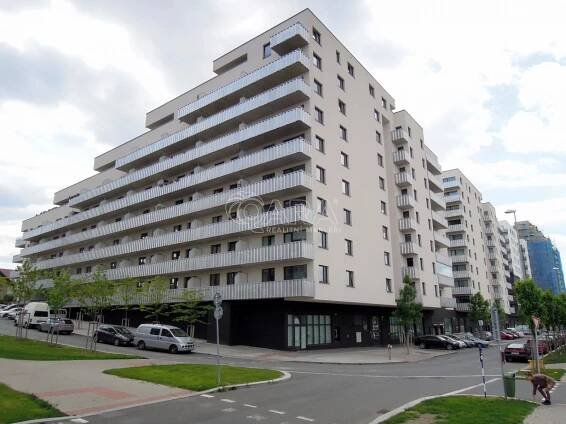 Pronájem komerční nemovitosti 36 m2 ulice Zvěřinova, Praha 3 - část obce Strašnice – QARA