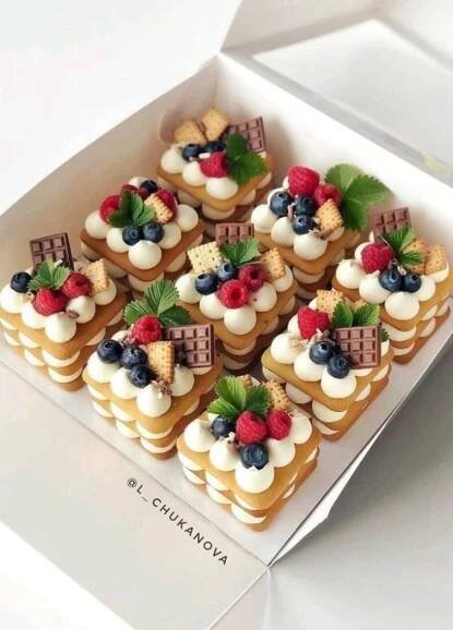 Pin by Taisia sokolova on Ваши пины | Fancy desserts, Mini cakes, Desserts