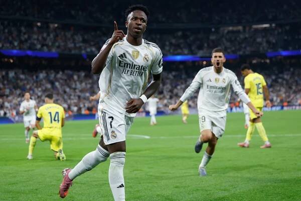 Real Madrid potopil Žlutou ponorku a vede ligu. Zářil Vinícius Júnior, trefil se i Mbappé