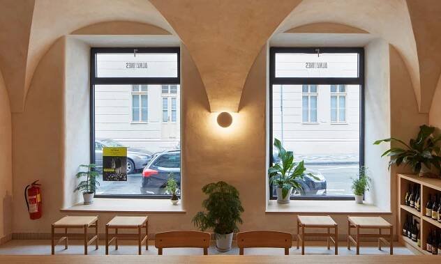 V historické budově v centru Prahy vznikla restaurace Alma s kavárnou a vinárnou – DesignMag.cz