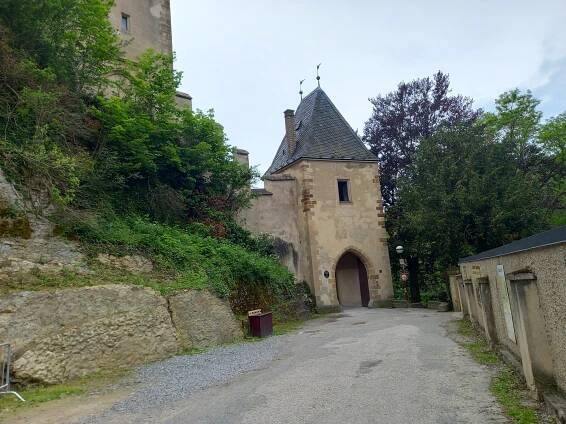 Na Karlštejn by se měl vydat každý Čech. Vstup za hubičku ale nečekejte