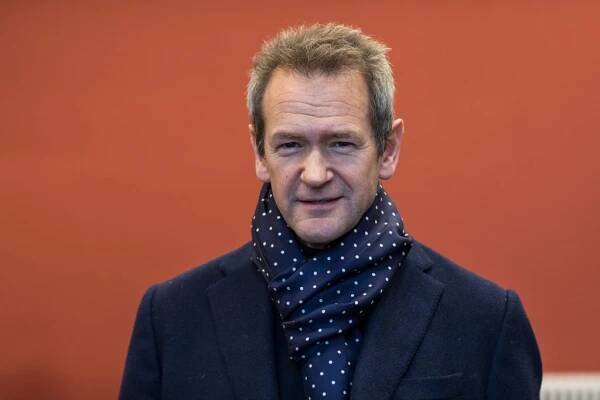 Alexander Armstrong Net Worth