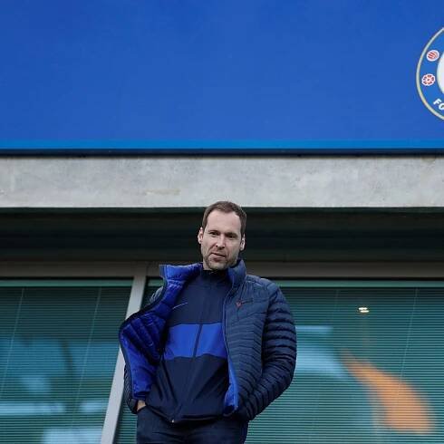 Former Chelsea keeper Cech signs with Belfast Giants as emergency cover